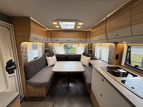 Dethleffs 730 FKR / CAMPER / ALDE / SITTEGRUPPE / KØYESENGER / D.SENG / AIRCONDITION 13 of 17