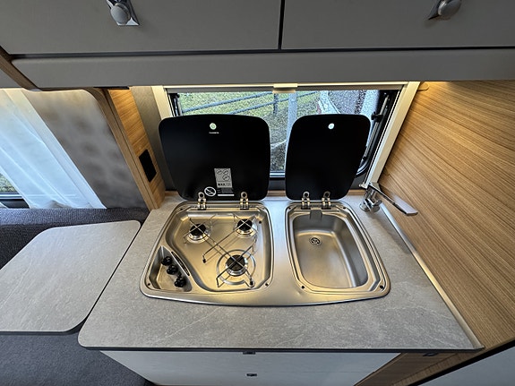 Dethleffs 730 FKR / CAMPER / ALDE / SITTEGRUPPE / KØYESENGER / D.SENG / AIRCONDITION 6 of 17