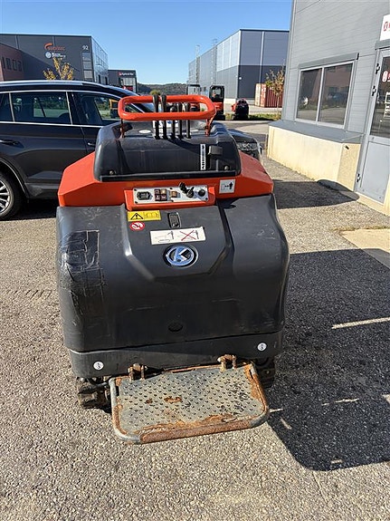 Kubota KC110HR-4 3 of 8