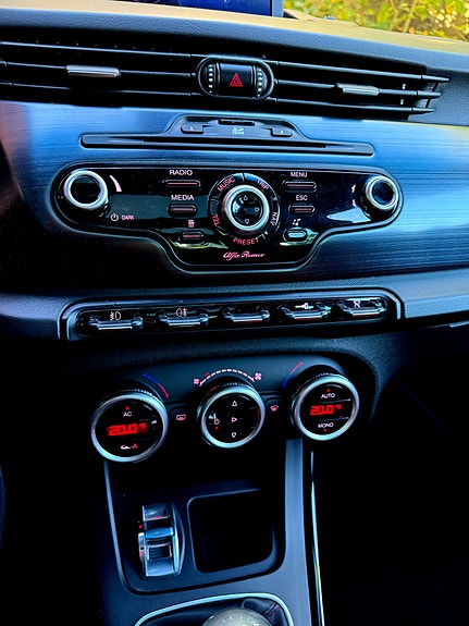 Alfa Romeo Giulietta 11 of 30