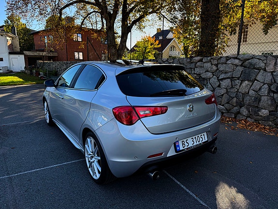 Alfa Romeo Giulietta 4 of 30