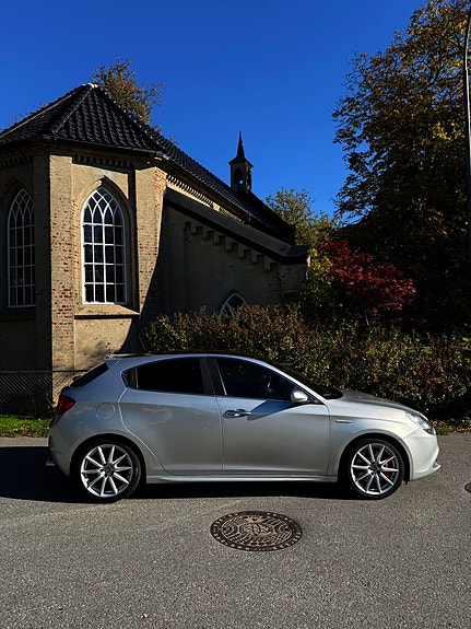 Alfa Romeo Giulietta 27 of 30