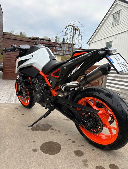 KTM 890 Duke R 2 of 3