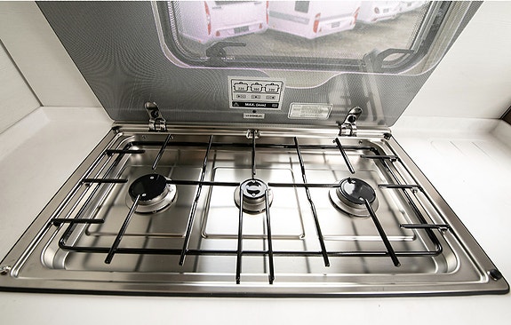 Hymer BML-I 890 |  Alde vannbåren varme | Dobbeltseng | 9 tr. automatgir | Separat dusj/toalett 26 of 30