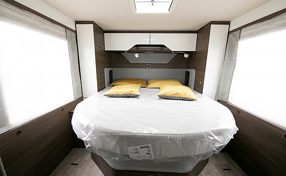 Hymer BML-I 890 |  Alde vannbåren varme | Dobbeltseng | 9 tr. automatgir | Separat dusj/toalett 8 of 30