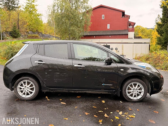 Nissan Leaf 4 of 30