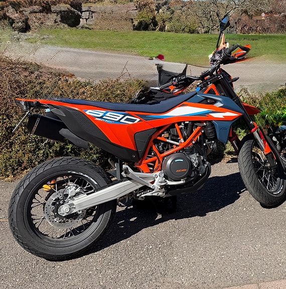 KTM 690 SMC R 8 of 8