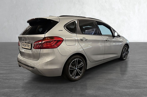 BMW 225xe 5 of 16