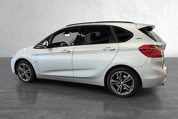BMW 225xe 3 of 16