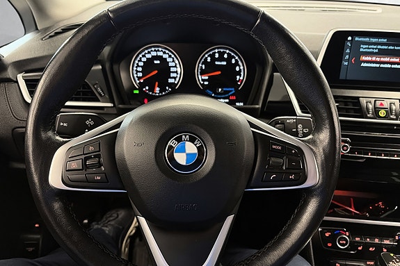 BMW 225xe 10 of 16