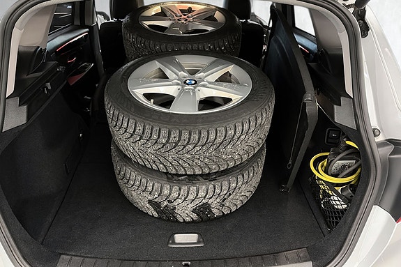 BMW 225xe 9 of 16