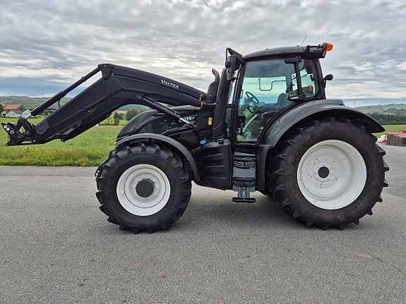 Valtra 254 Versu 3 of 22