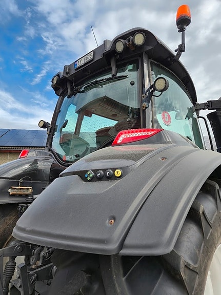 Valtra 254 Versu 10 of 22