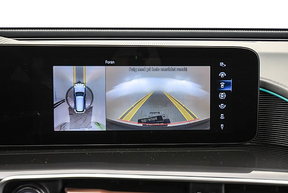 Mercedes-Benz EQC400 23 of 30
