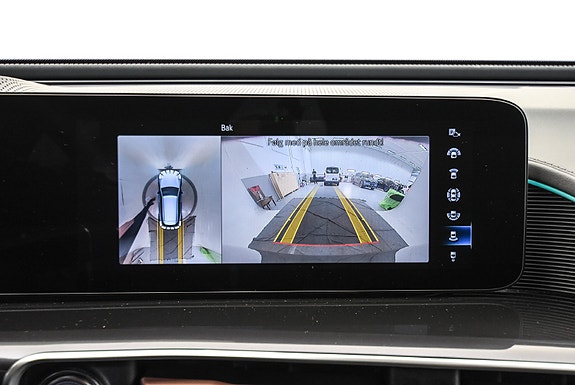 Mercedes-Benz EQC400 24 of 30