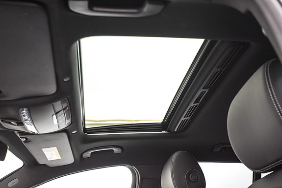 Mercedes-Benz EQC400 29 of 30
