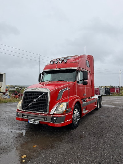 Volvo Coca-Cola show truck 2 of 19
