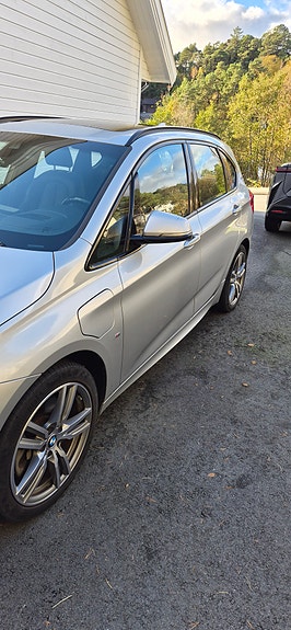 BMW 225xe 3 of 18