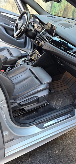 BMW 225xe 15 of 18