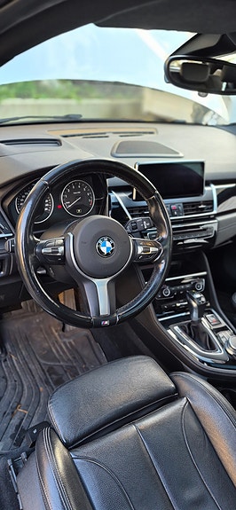 BMW 225xe 11 of 18