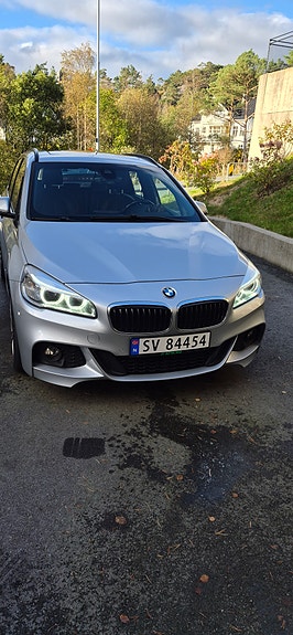 BMW 225xe 2 of 18