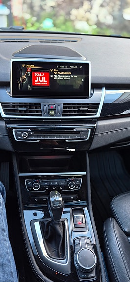 BMW 225xe 12 of 18