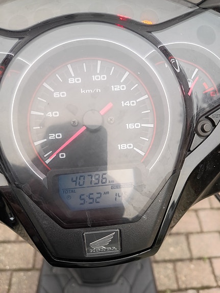 Honda SH 300i 9 of 16