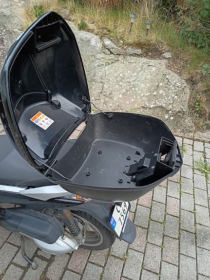 Honda SH 300i 6 of 16
