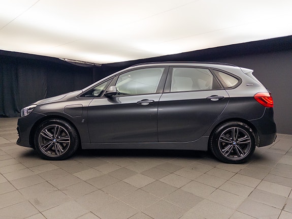 BMW 225xe 6 of 30