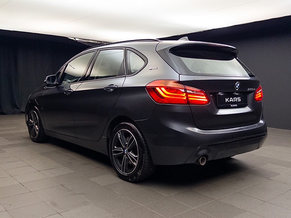 BMW 225xe 9 of 30