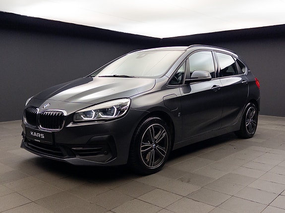 BMW 225xe 8 of 30