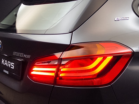 BMW 225xe 23 of 30
