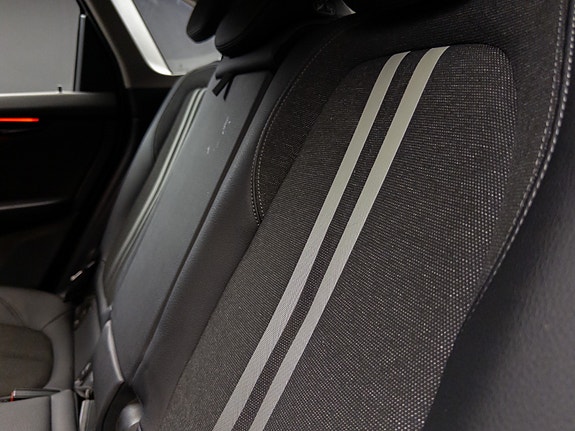 BMW 225xe 29 of 30