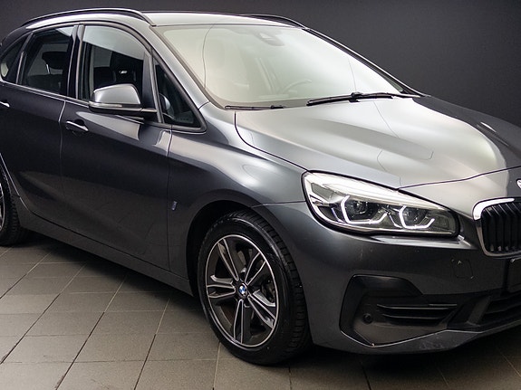 BMW 225xe 3 of 30