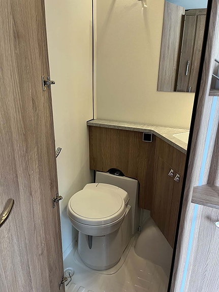 KABE Classic 560 GLE KS B14 m/Mover 9 of 13