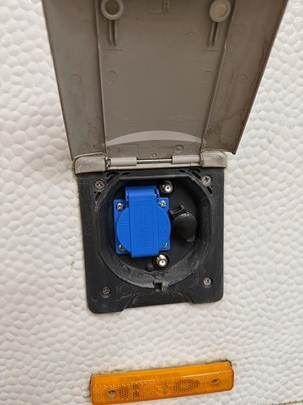 Adria Adria Altea 492 LU 16 of 17