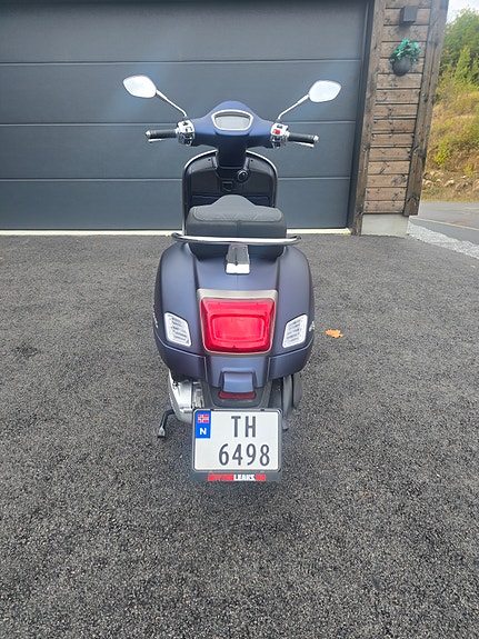 Vespa GTS 300 4 of 13