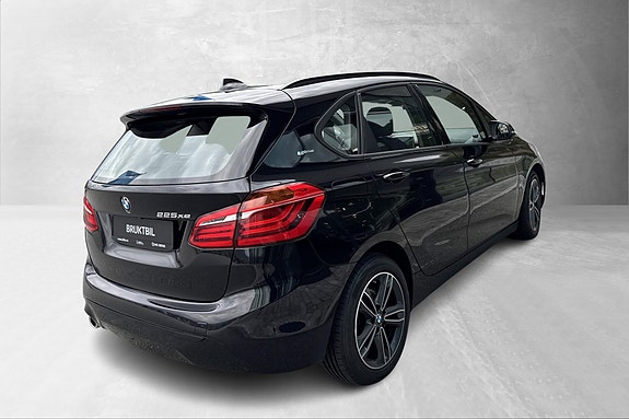 BMW 225xe 4 of 16