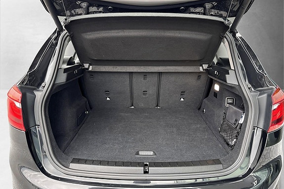 BMW 225xe 14 of 16
