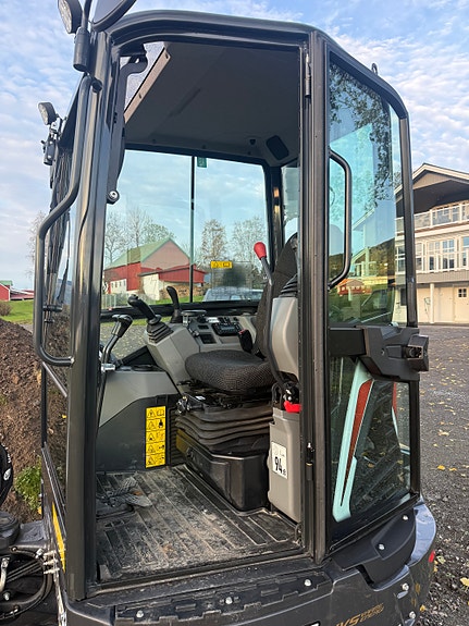 Bobcat E27 med mye utstyr 4 of 13