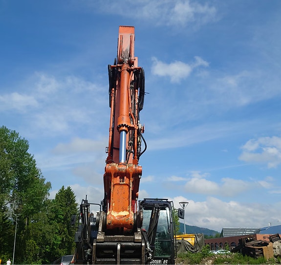 Hitachi Zx225 usrlc-6 12 of 25
