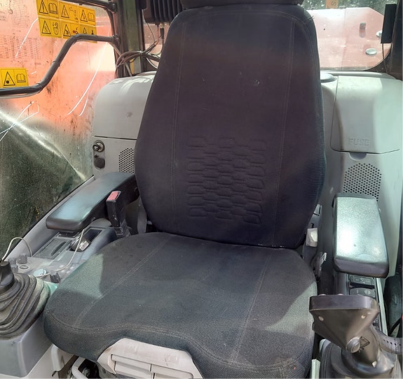 Hitachi Zx225 usrlc-6 17 of 25