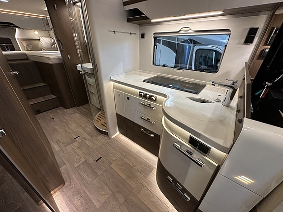Hymer MasteLine 880 Mercedes automat | HPC | Arctic | Skinn | Solcelle I Godt Utstyrt ! 19 of 30