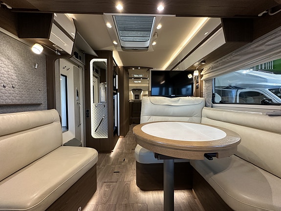 Hymer MasteLine 880 Mercedes automat | HPC | Arctic | Skinn | Solcelle I Godt Utstyrt ! 16 of 30