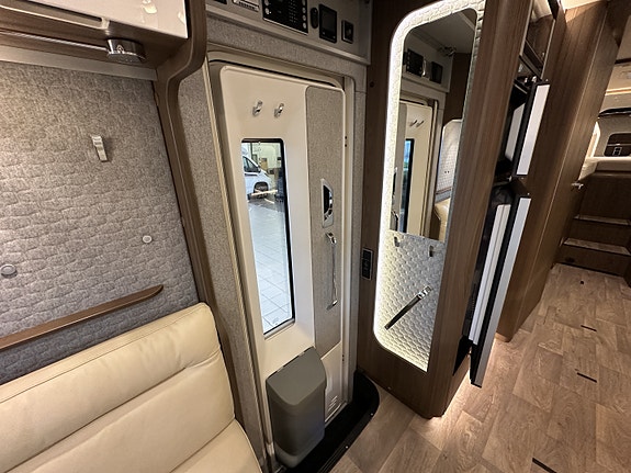 Hymer MasteLine 880 Mercedes automat | HPC | Arctic | Skinn | Solcelle I Godt Utstyrt ! 18 of 30