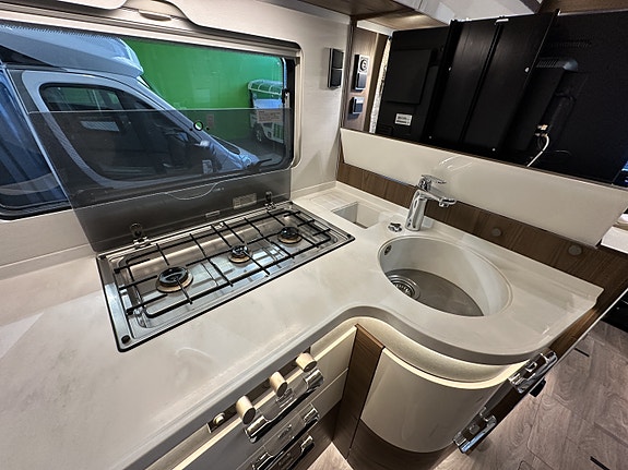 Hymer MasteLine 880 Mercedes automat | HPC | Arctic | Skinn | Solcelle I Godt Utstyrt ! 20 of 30