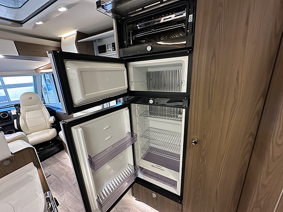 Hymer MasteLine 880 Mercedes automat | HPC | Arctic | Skinn | Solcelle I Godt Utstyrt ! 22 of 30
