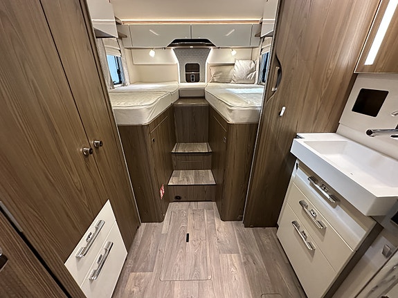 Hymer MasteLine 880 Mercedes automat | HPC | Arctic | Skinn | Solcelle I Godt Utstyrt ! 24 of 30