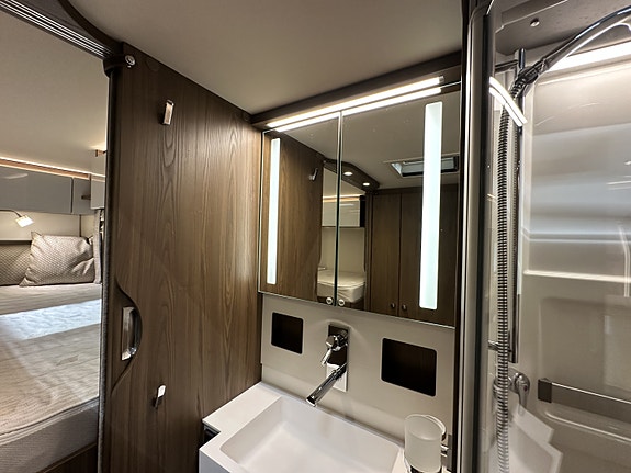 Hymer MasteLine 880 Mercedes automat | HPC | Arctic | Skinn | Solcelle I Godt Utstyrt ! 28 of 30