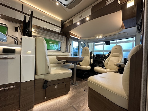 Hymer MasteLine 880 Mercedes automat | HPC | Arctic | Skinn | Solcelle I Godt Utstyrt ! 13 of 30